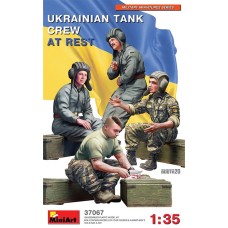 Miniart 1/35 Ukrainian Tank Crew At Rest